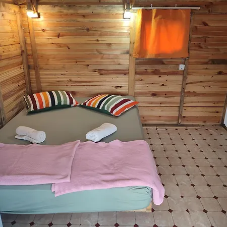مكان تخييم Makara Camp